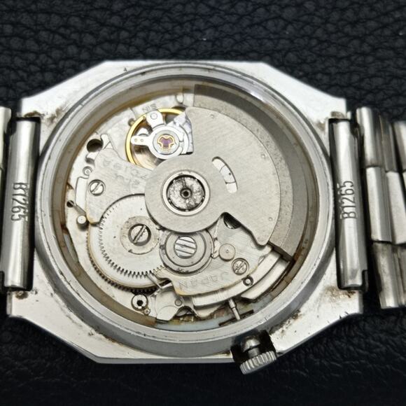 Vintage 1982 Seiko Square Automatic Mens Silver Watch W/daydate & Patina accents - Picture 9 of 10